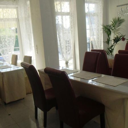 Gaestehaus Tante Tienchen 7 Minuten Zu Fuss Zum Europa Park , Plus Kostenloses Parkplatzticket Rulantica ,Alle Unsere Suiten Haben Einen Balkon Rust Luaran gambar