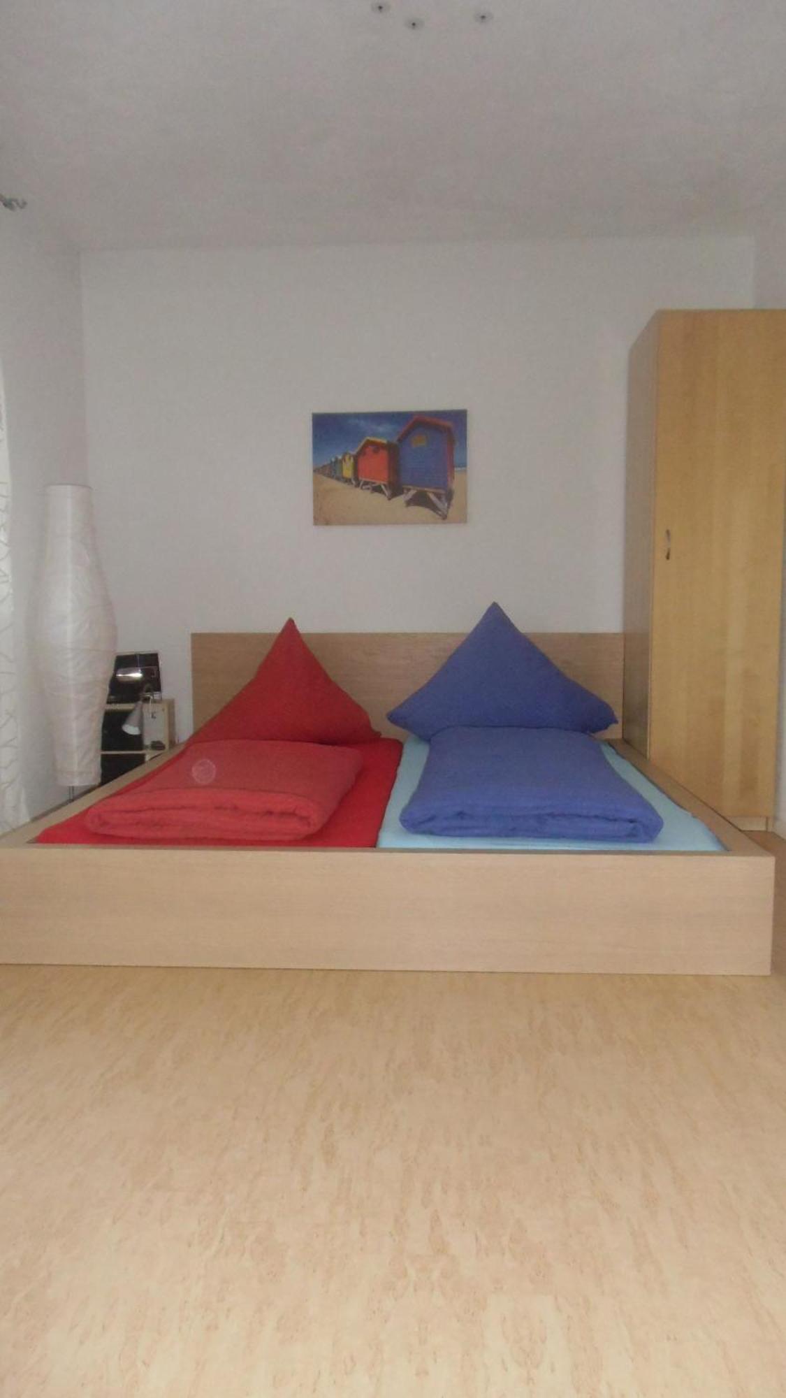 Gaestehaus Tante Tienchen 7 Minuten Zu Fuss Zum Europa Park , Plus Kostenloses Parkplatzticket Rulantica ,Alle Unsere Suiten Haben Einen Balkon Rust Luaran gambar