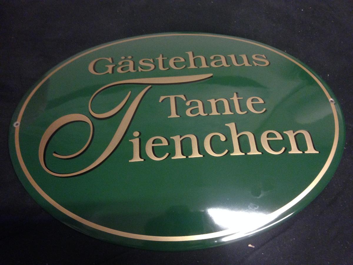 Gaestehaus Tante Tienchen 7 Minuten Zu Fuss Zum Europa Park , Plus Kostenloses Parkplatzticket Rulantica ,Alle Unsere Suiten Haben Einen Balkon Rust Luaran gambar