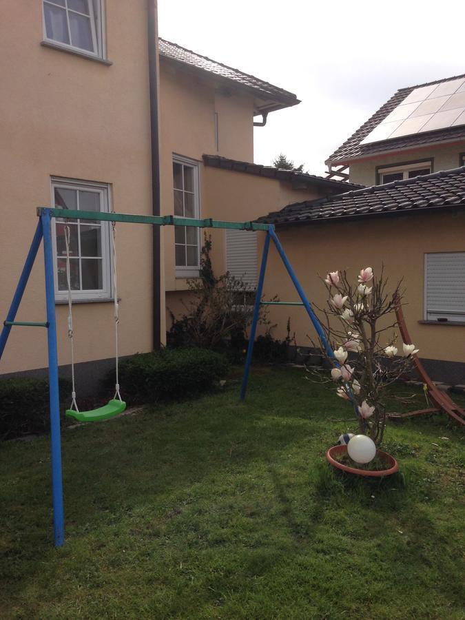 Gaestehaus Tante Tienchen 7 Minuten Zu Fuss Zum Europa Park , Plus Kostenloses Parkplatzticket Rulantica ,Alle Unsere Suiten Haben Einen Balkon Rust Luaran gambar