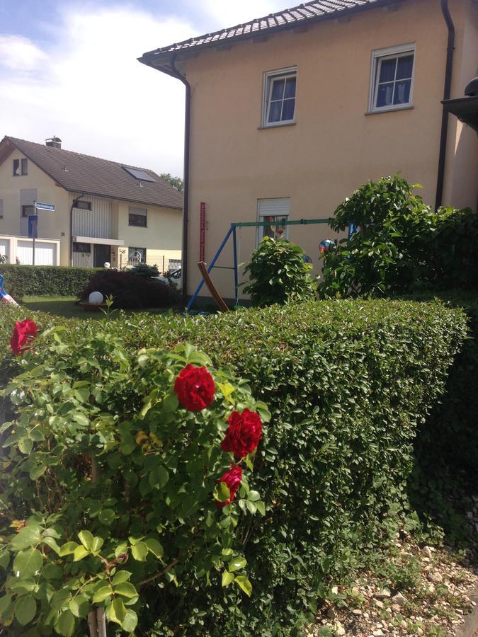 Gaestehaus Tante Tienchen 7 Minuten Zu Fuss Zum Europa Park , Plus Kostenloses Parkplatzticket Rulantica ,Alle Unsere Suiten Haben Einen Balkon Rust Luaran gambar