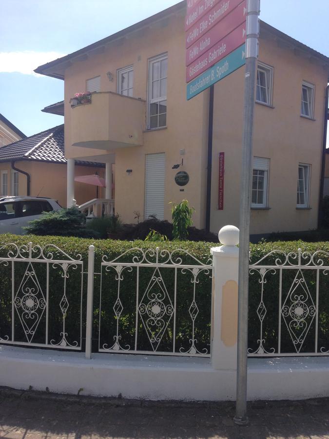Gaestehaus Tante Tienchen 7 Minuten Zu Fuss Zum Europa Park , Plus Kostenloses Parkplatzticket Rulantica ,Alle Unsere Suiten Haben Einen Balkon Rust Luaran gambar