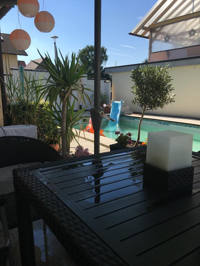 Gaestehaus Tante Tienchen 7 Minuten Zu Fuss Zum Europa Park , Plus Kostenloses Parkplatzticket Rulantica ,Alle Unsere Suiten Haben Einen Balkon Rust Luaran gambar