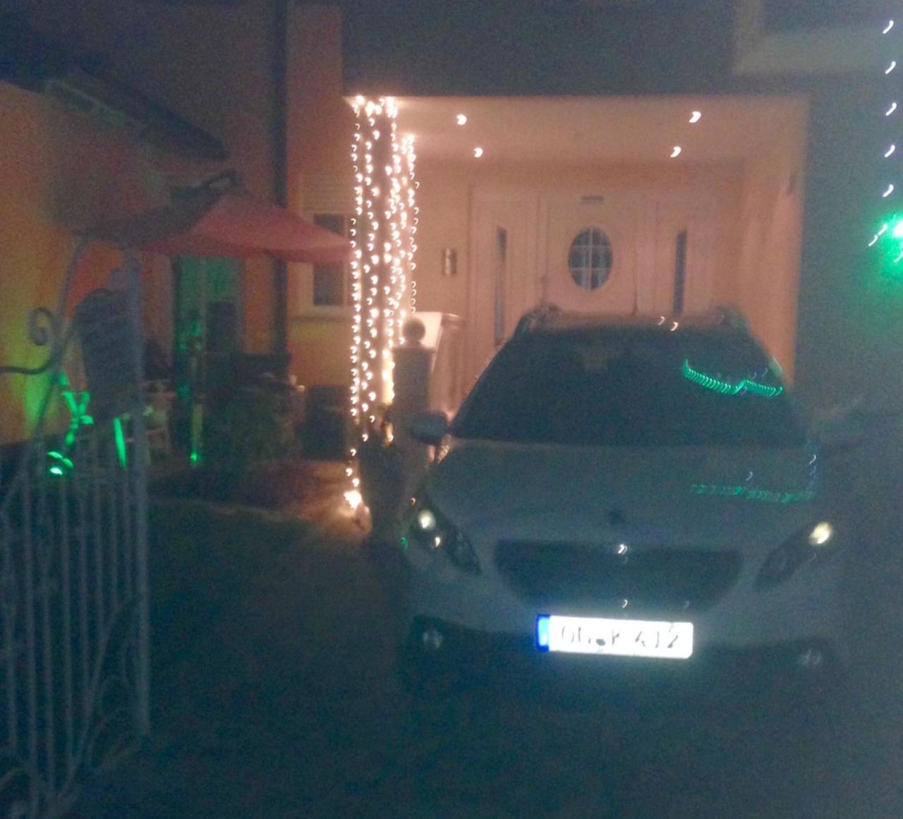 Gaestehaus Tante Tienchen 7 Minuten Zu Fuss Zum Europa Park , Plus Kostenloses Parkplatzticket Rulantica ,Alle Unsere Suiten Haben Einen Balkon Rust Luaran gambar